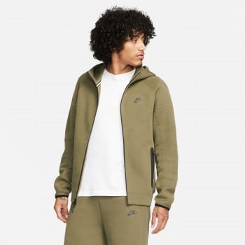 Shop Nike Hoodies and Sweatshirts with discounts in Sportland Outlet