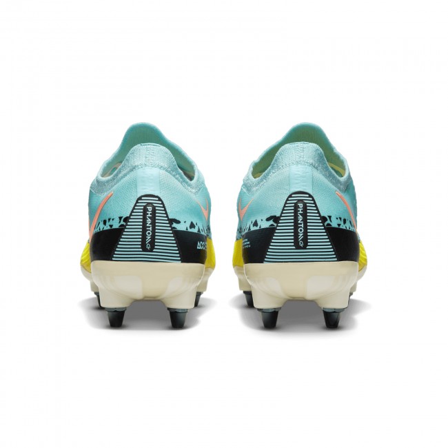 Nike phantom cheap metal studs