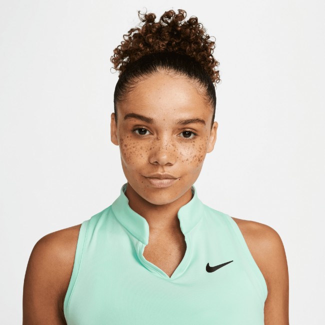 Nike aeroreact victory top