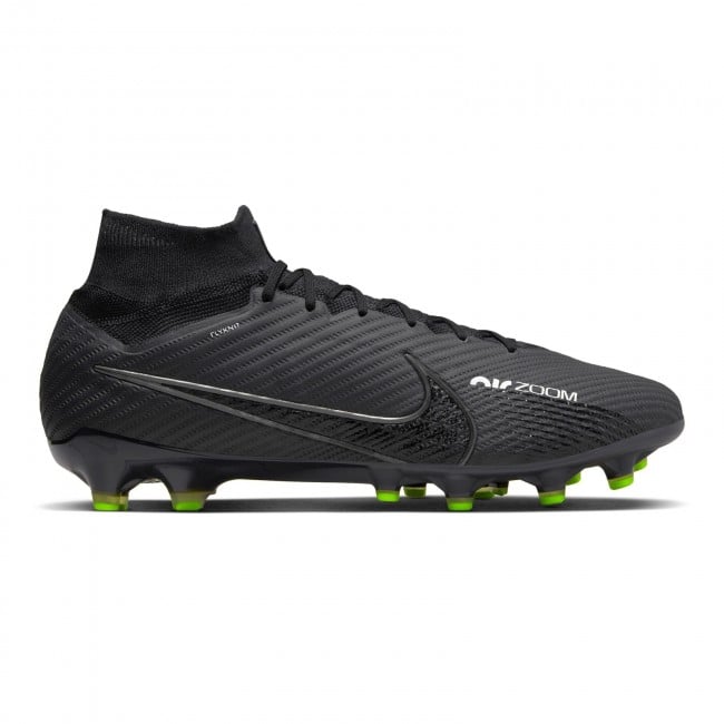 Football cleats 2024 nike outlet