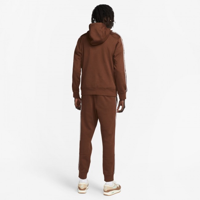 Nike hotsell outlet tracksuit
