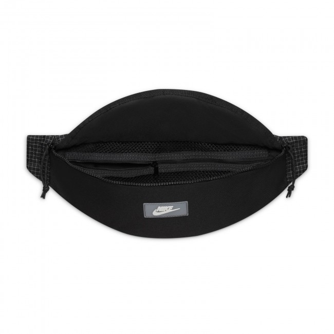 Nike sportswear heritage fanny pack discount